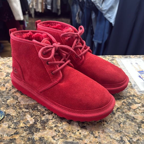 NWT Ugg neural boot Samba red size 6 - Picture 1 of 4